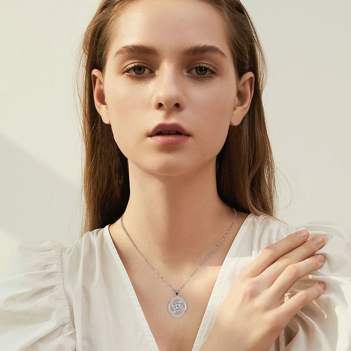 Personalized Design Ethereal Clover Clover Necklace Jewelry/Accessories