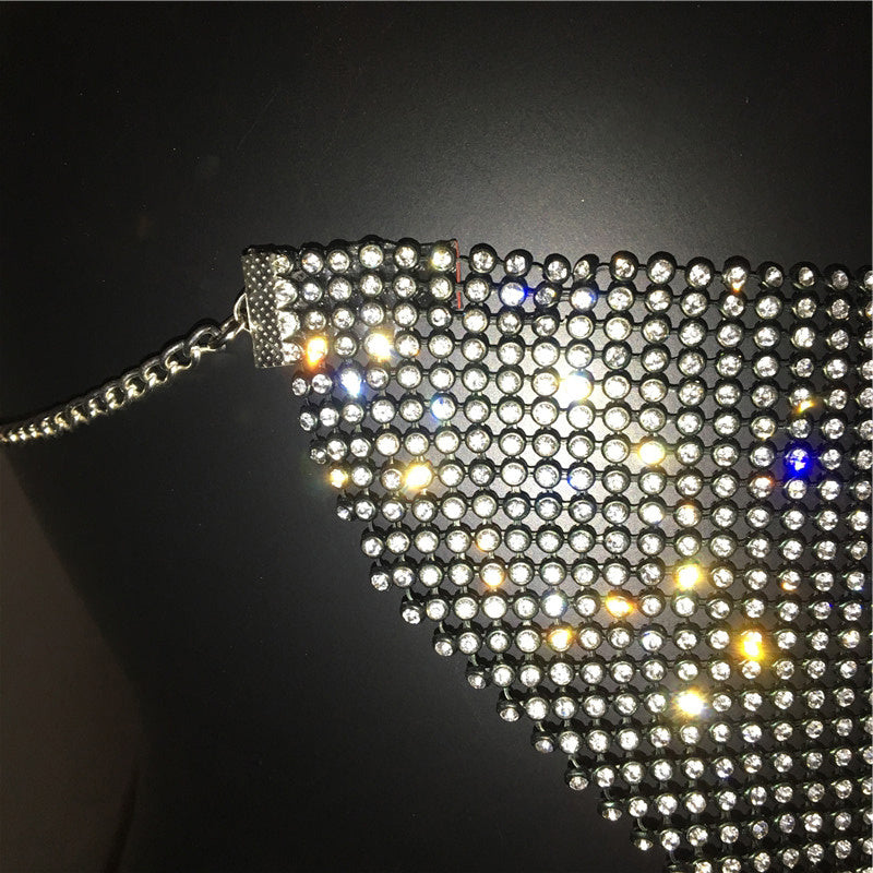 Masque de bijoux en métal explosif