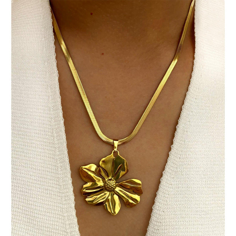 Fashion Exaggerated Cold Style Stainless Steel Large Flower Pendant Necklace Jewelry/Accessories