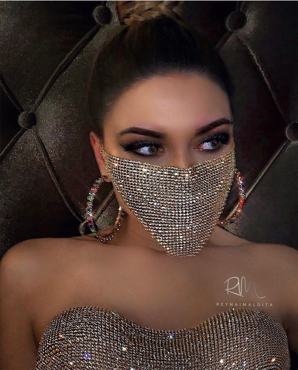 Masque de bijoux en métal explosif