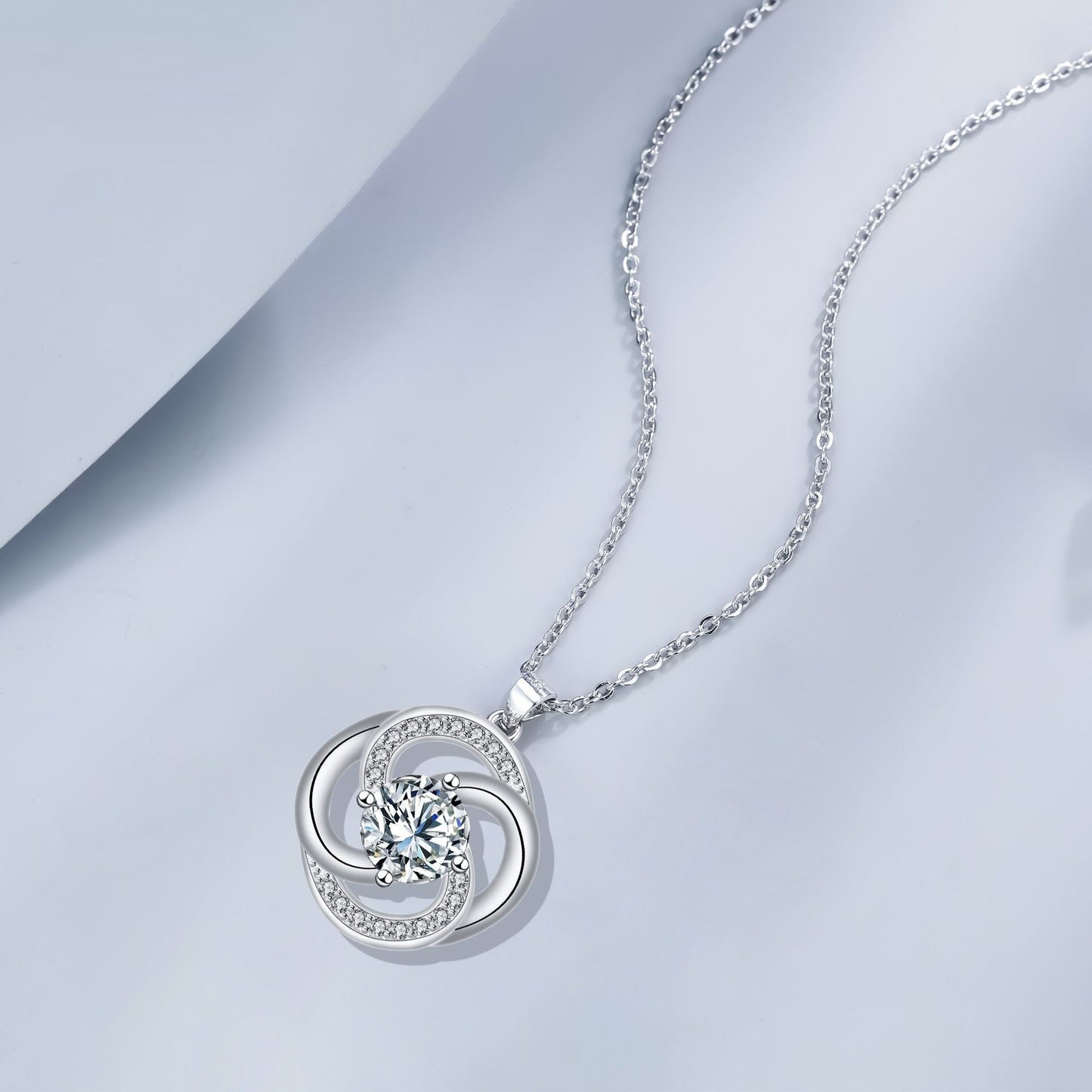Personalized Design Ethereal Clover Clover Necklace Jewelry/Accessories