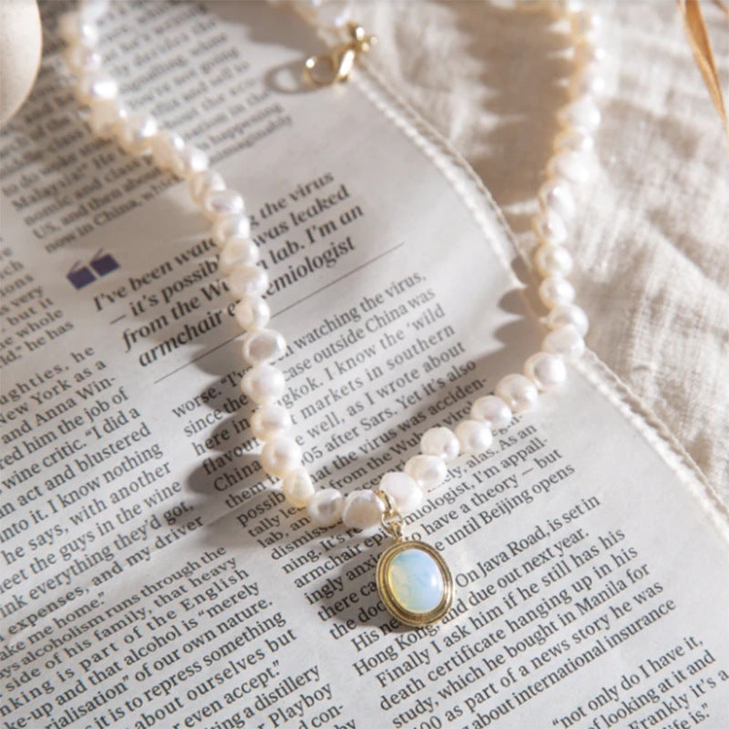 Cold Wind Moon Stone Pendant Temperament Clavicle Chain Jewelry & Accessories