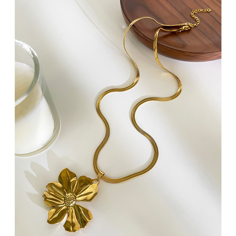 Fashion Exaggerated Cold Style Stainless Steel Large Flower Pendant Necklace Jewelry/Accessories
