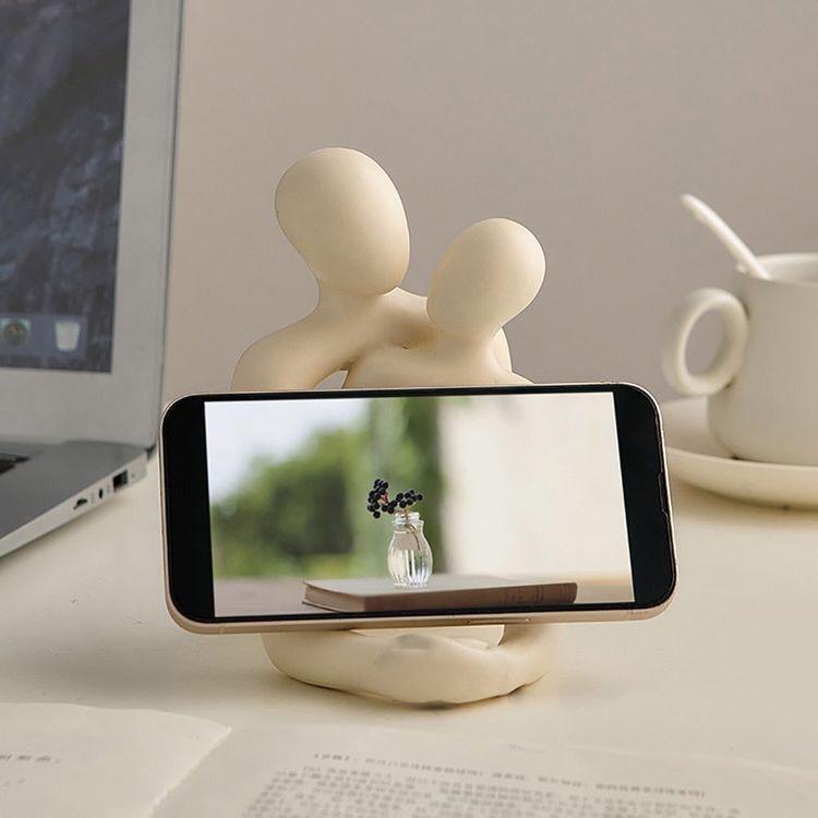 Heartwarming Loving Couple Resin Statue – A Timeless Modern Home Decor Accent for Bookshelves, Office Desks, Nightstands & Any Special Occasion