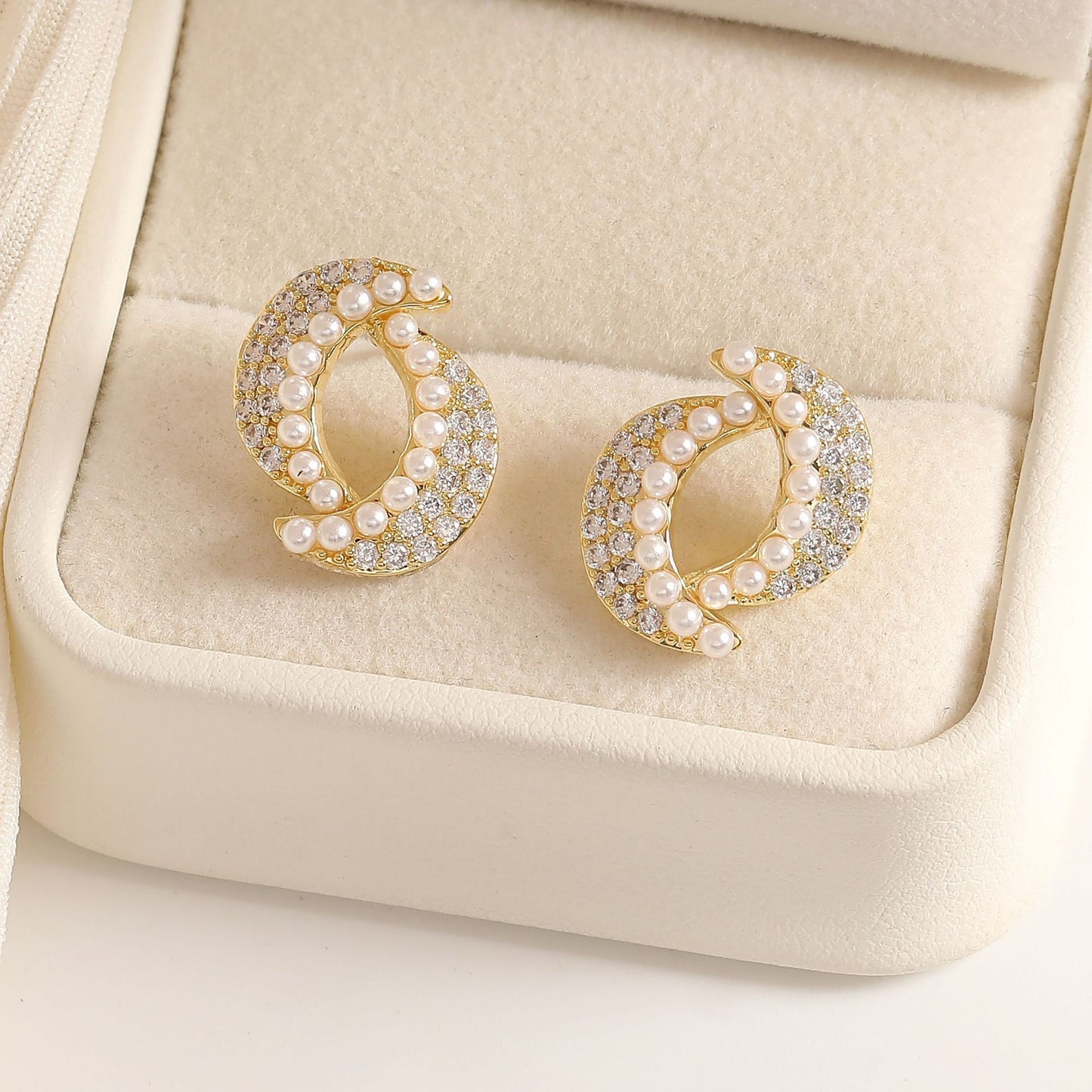 Light Luxury Exquisite Geometric Pearl Ear Studs Jewelry/Accessories