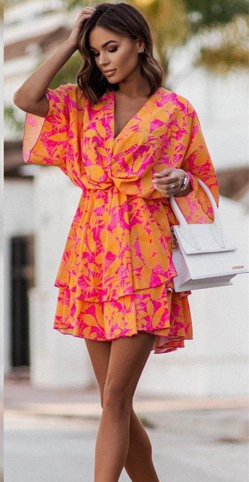 Fashion Print V-Neck Doll Sleeve Loose Cake Dress Women's Garments Apparel / Clothing