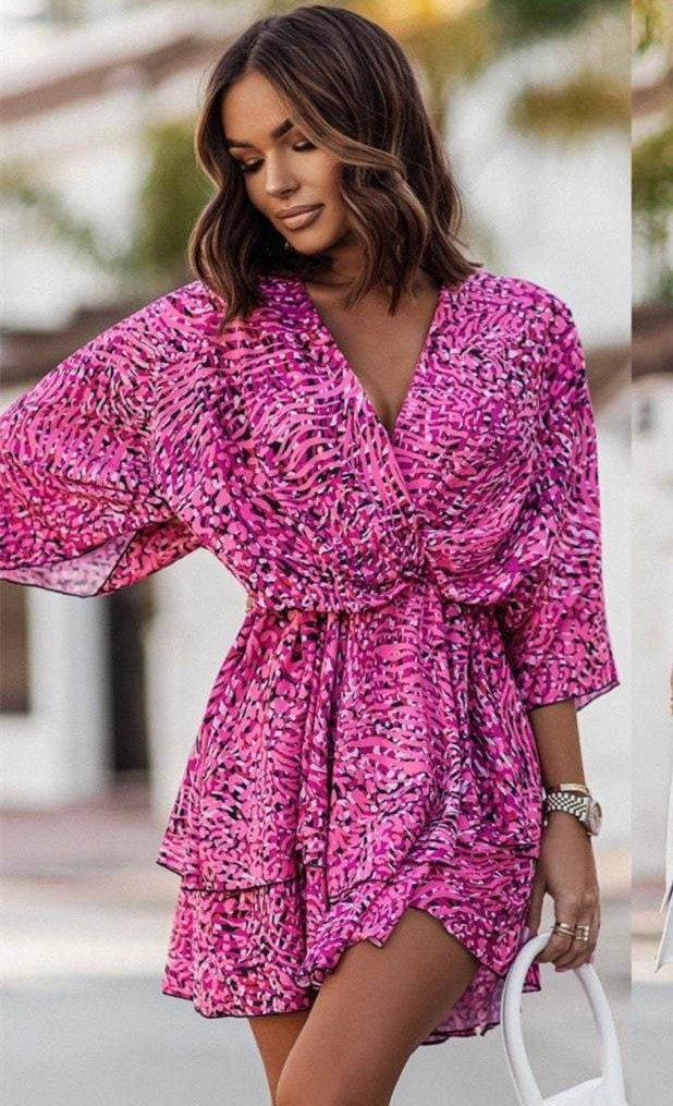 Fashion Print V-Neck Doll Sleeve Loose Cake Dress Women's Garments Apparel / Clothing