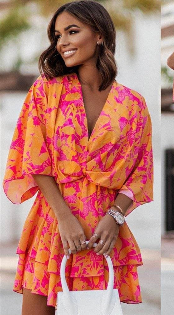 Fashion Print V-Neck Doll Sleeve Loose Cake Dress Women's Garments Apparel / Clothing