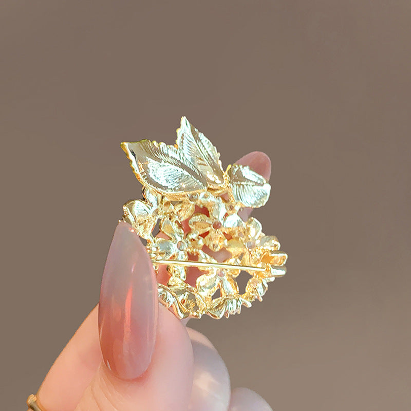 Fashion Purple Hydrangea Brooch Female High Sense