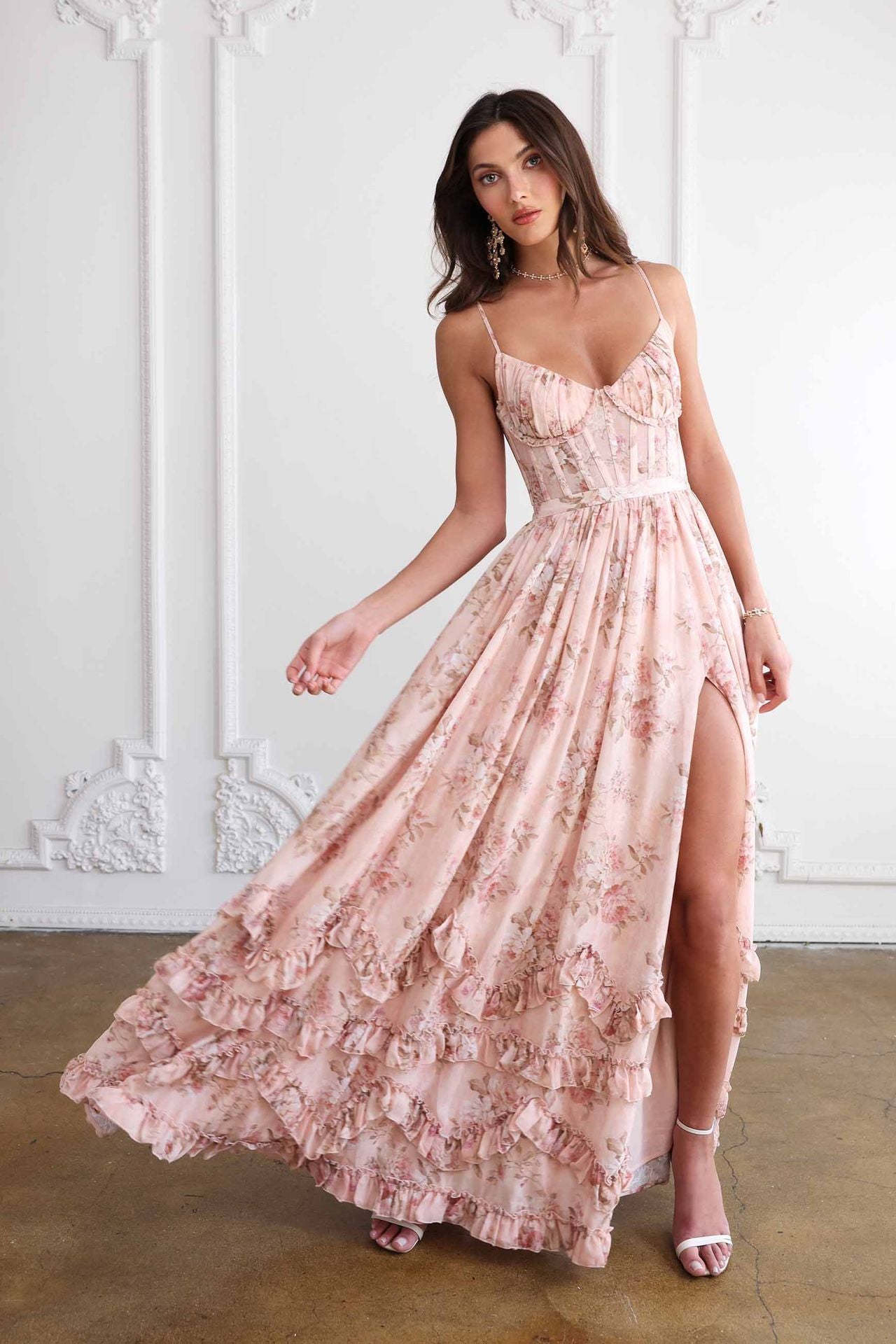 Beautiful And Unique Sling Dress For Seaside Vacation Women's Garments Apparel / Clothing