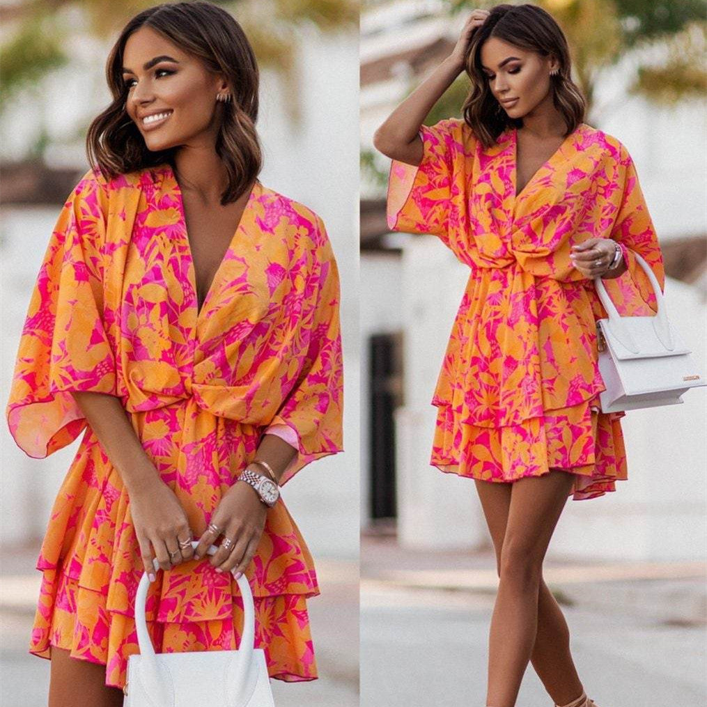 Fashion Print V-Neck Doll Sleeve Loose Cake Dress Women's Garments Apparel / Clothing