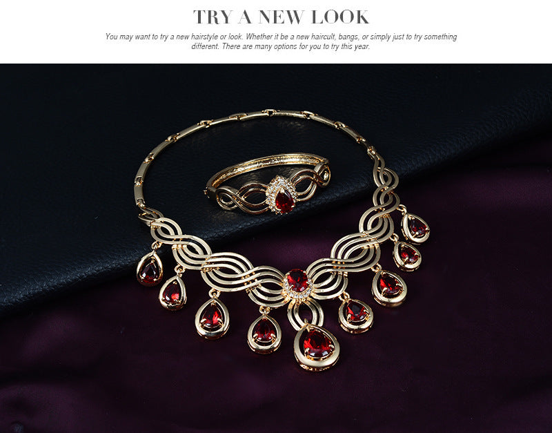 Ensemble de bijoux fantaisie, collier et boucles d'oreilles, bijoux en alliage