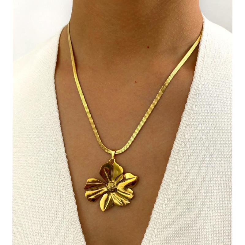 Fashion Exaggerated Cold Style Stainless Steel Large Flower Pendant Necklace Jewelry/Accessories