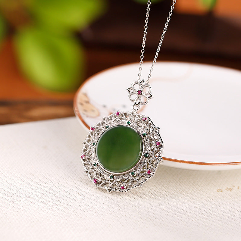 Fashion Pattern Hollow Retro Dignified Pendant Jewelry & Accessories