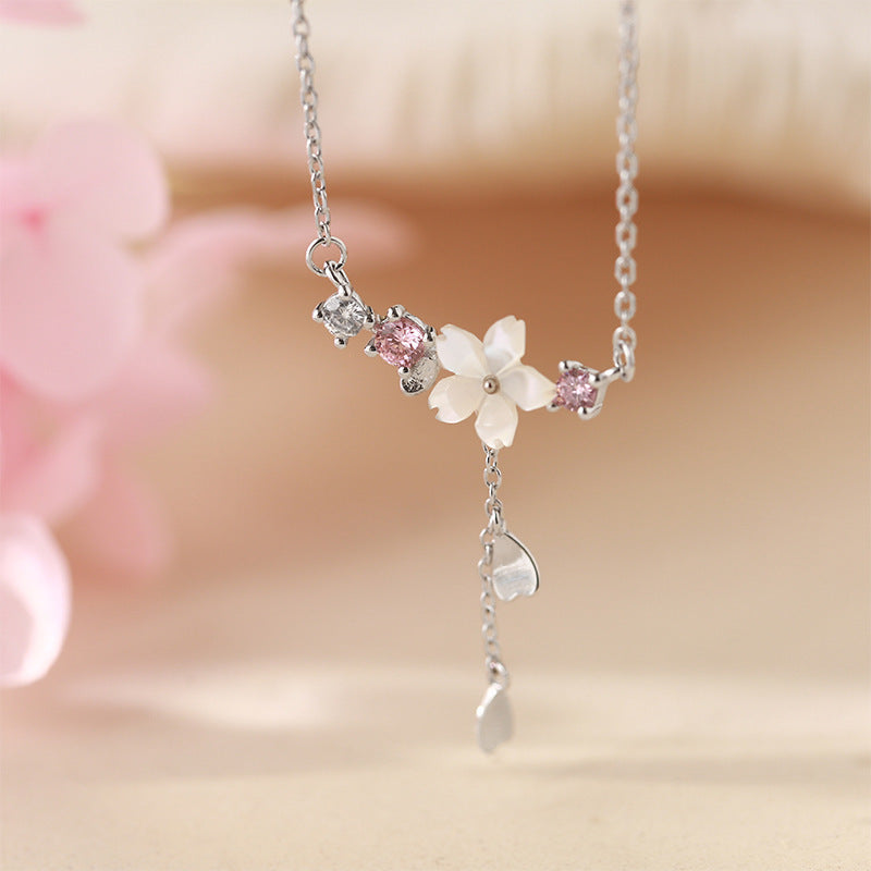 Retro Design Temperament Female Clavicle Chain