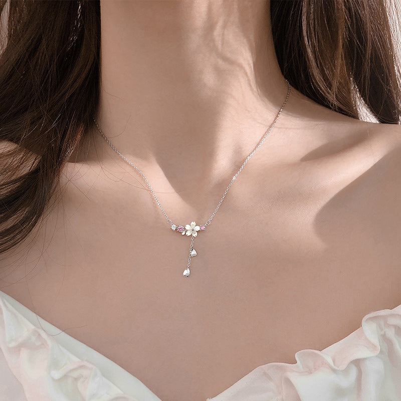 Retro Design Temperament Female Clavicle Chain