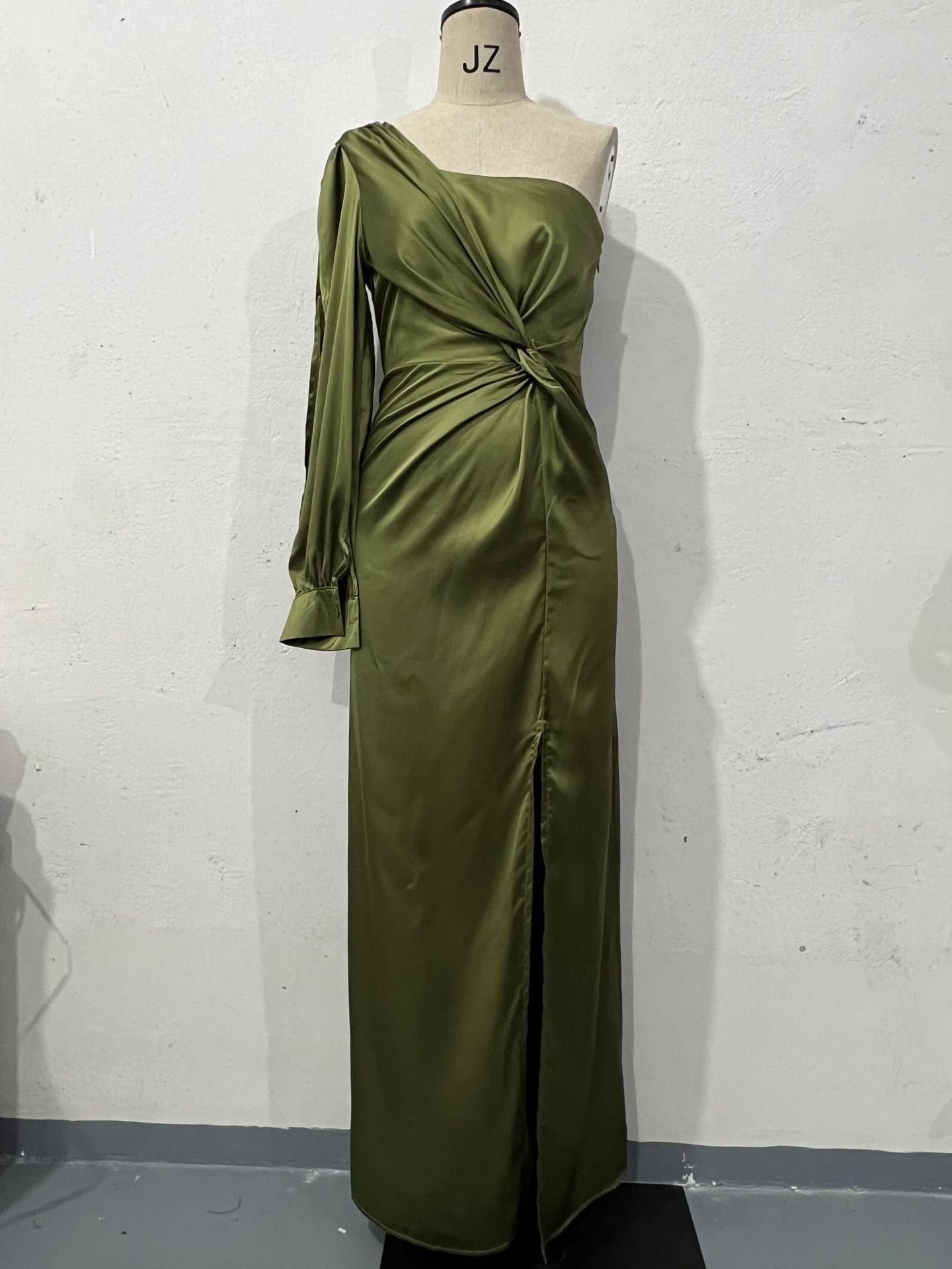 Women's One-shoulder Split Dress Ins Fashion Long-sleeved Slim Long Dresses Party Evening Women's Garments Apparel / Clothing