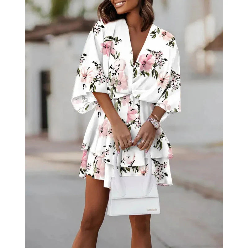 Fashion Print V-Neck Doll Sleeve Loose Cake Dress Women's Garments Apparel / Clothing