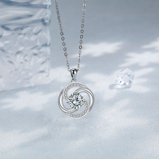 Personalized Design Ethereal Clover Clover Necklace Jewelry/Accessories