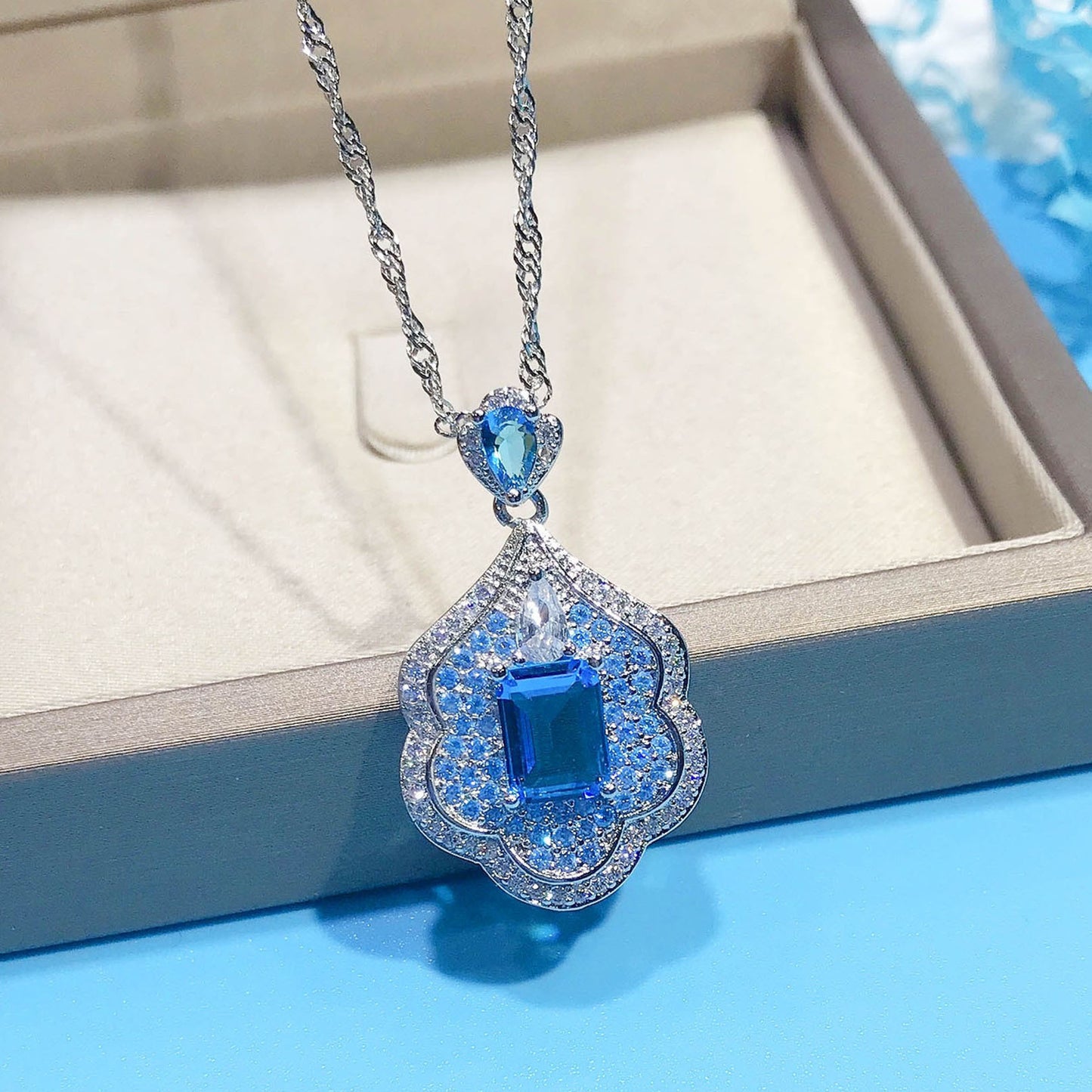 Personality Aquamarine Topaz Sky Mirror Pendant Jewelry & Accessories