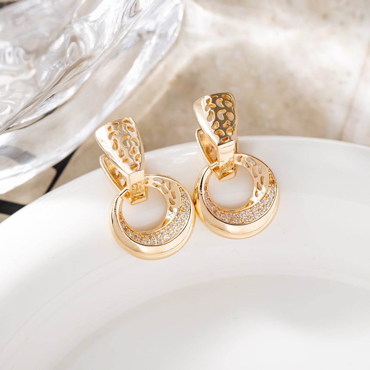 Boucles d'oreilles rondes creuses en forme de lune pour femme