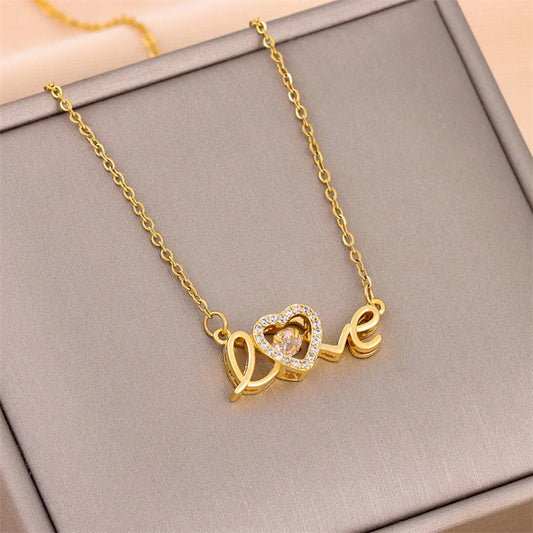 Collier Love en acier titane – Chaîne de clavicule tendance pour femme, cadeau idéal pour la Saint-Valentin, un anniversaire ou toute autre occasion spéciale.