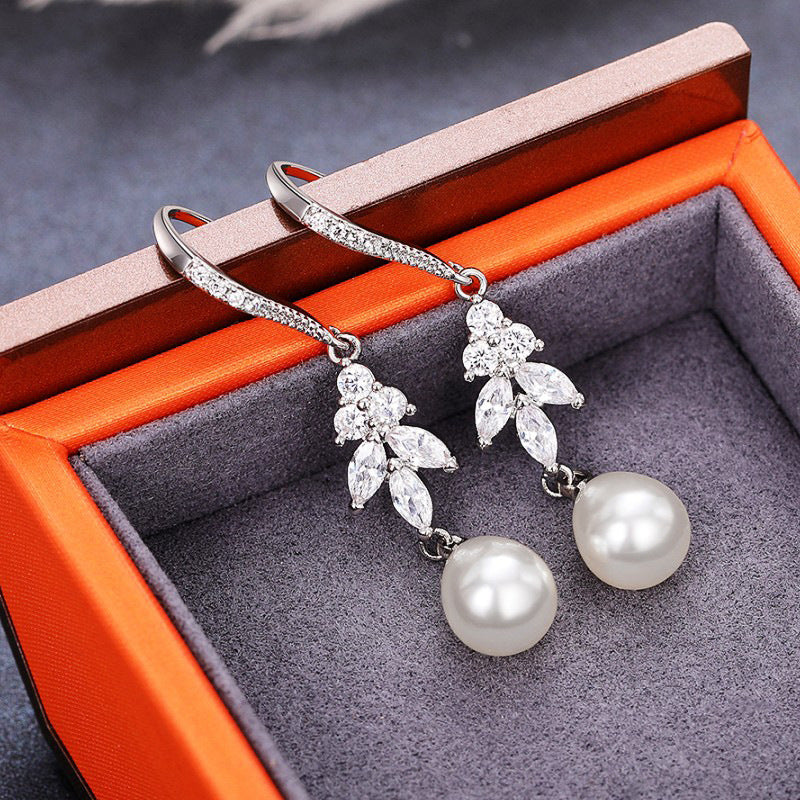 Long Pearl Earrings New Slimming Lady