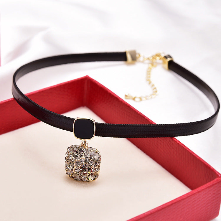 Alloy Black & Rhimestone Square Short Necklace Jewelry & Accessories