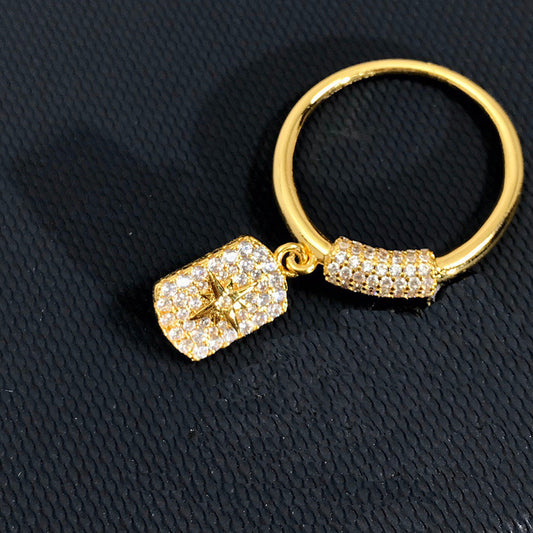 Nouvelle bague carrée en forme de M avec diamants